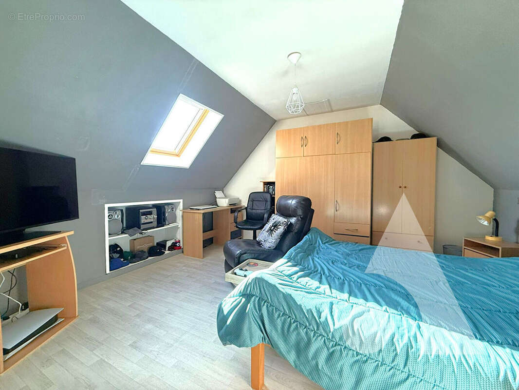 Maison à LA NEUVILLE-ROY