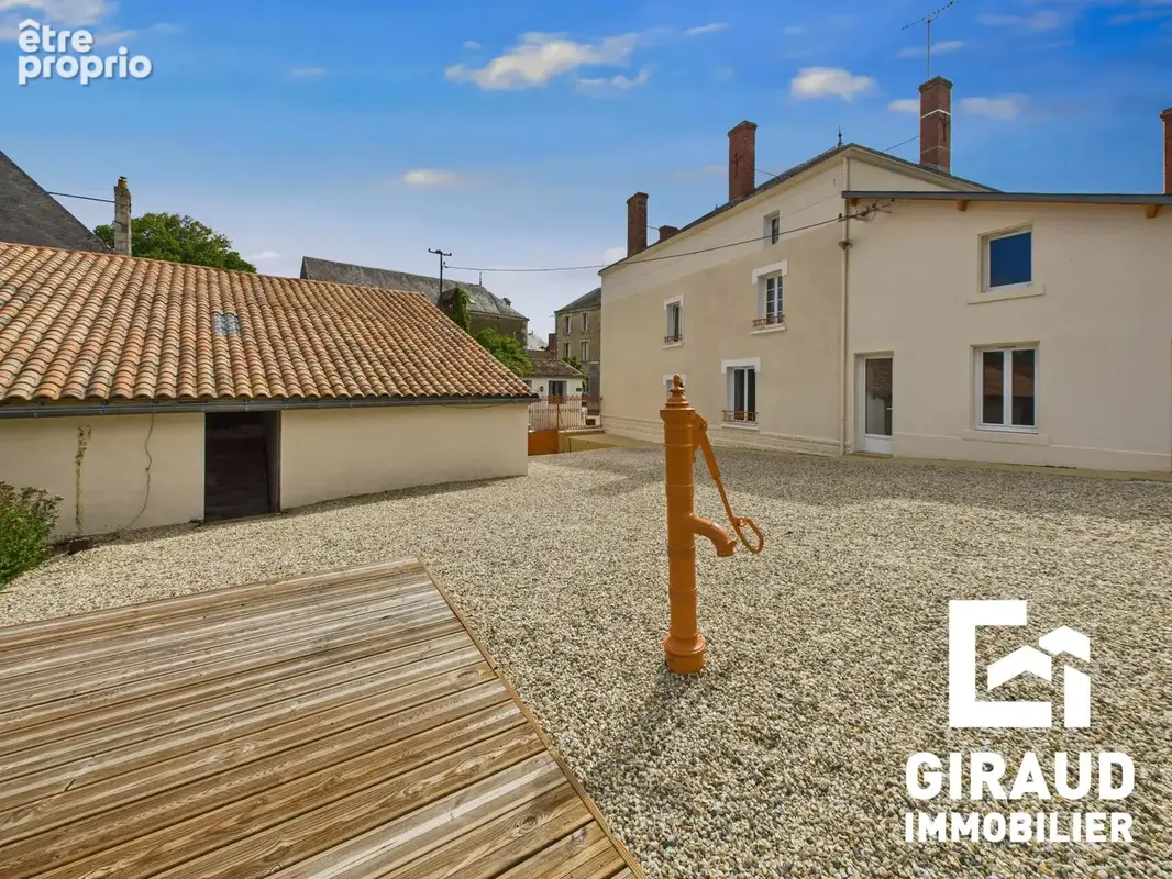 Maison 8 pièces 312 m² à vendre à L'hermenault (85570) - photo 1