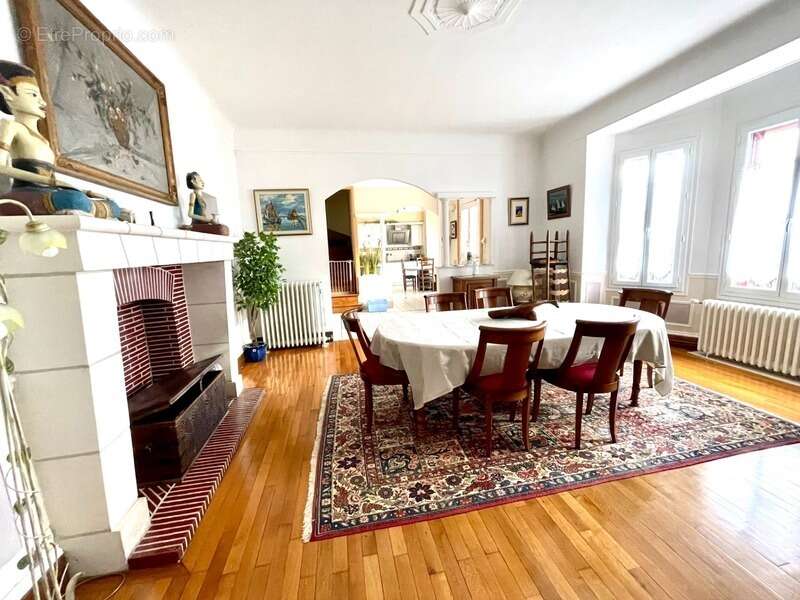 Maison à MONTRICHARD