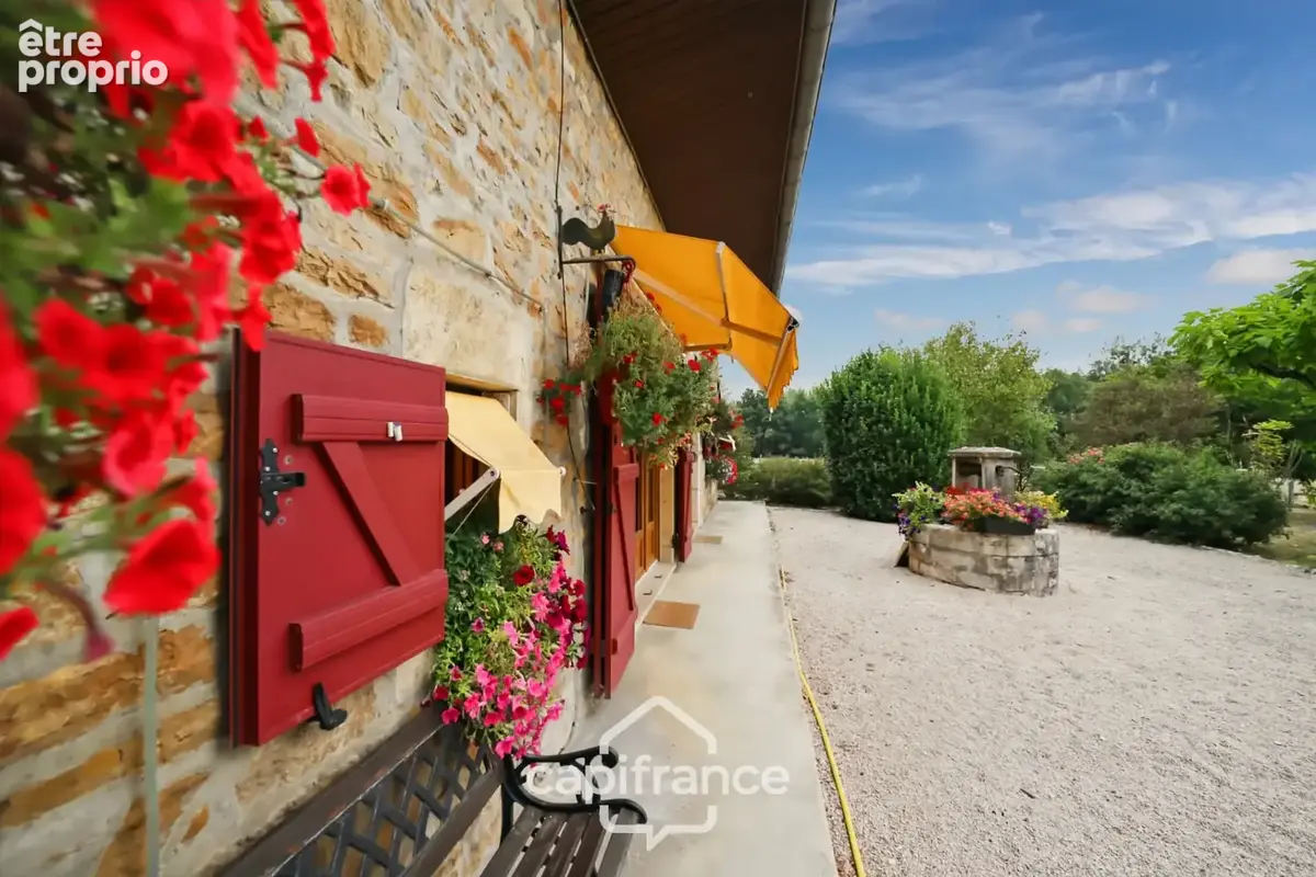 Maison en pierre au calme avec piscine, 5 chambres et plus de 1,6 hectare de terrain - Proche Lons-le-Saunier (39000) - photo 25