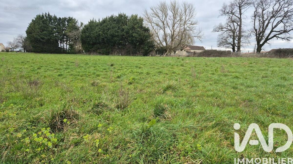 Photo 1 - Terrain à ALLAS-BOCAGE