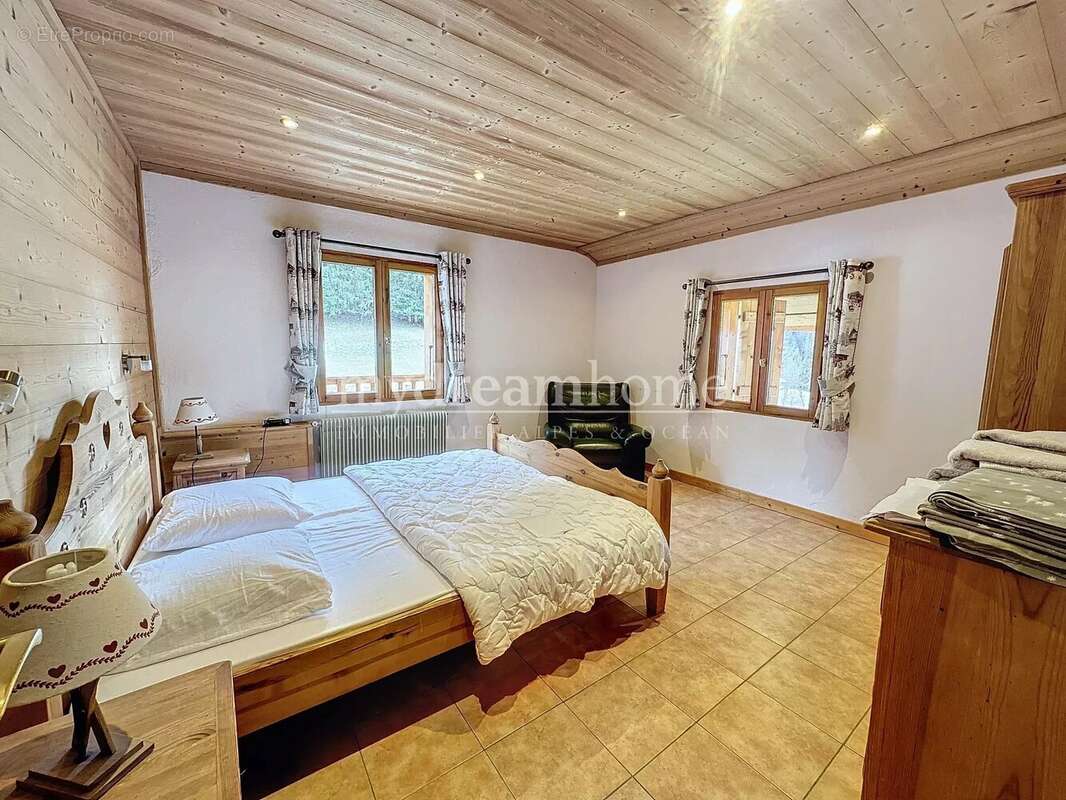 Maison à NOTRE-DAME-DE-BELLECOMBE