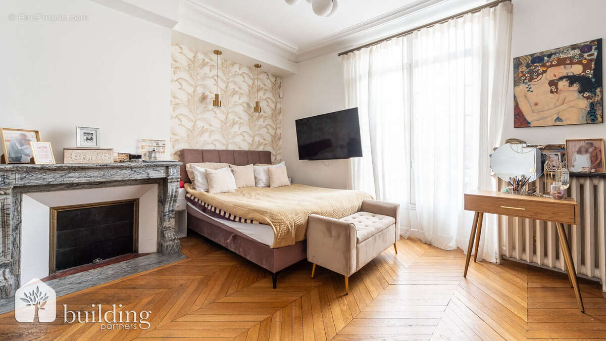 Appartement à PARIS-17E