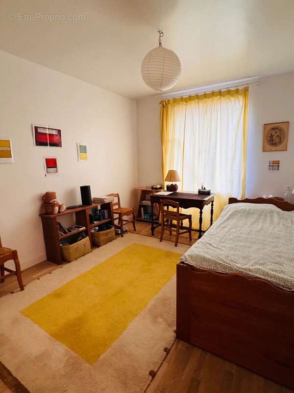 Appartement à PARIS-14E