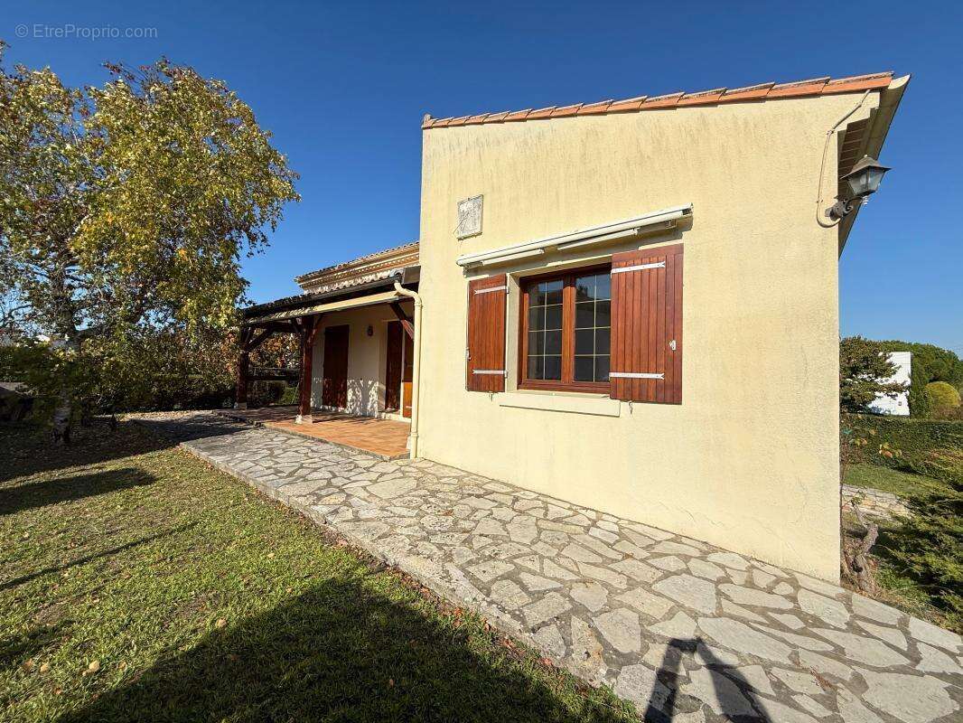 Maison à VAUX-SUR-MER