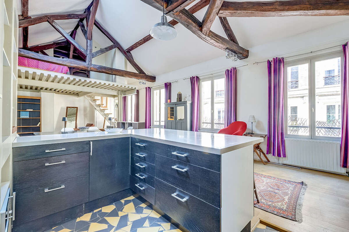 Appartement à PARIS-17E