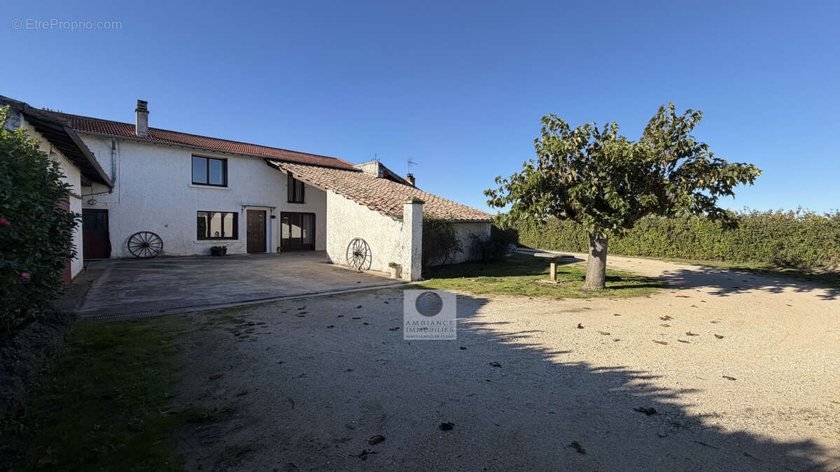 Maison à CHATEAUNEUF-SUR-ISERE