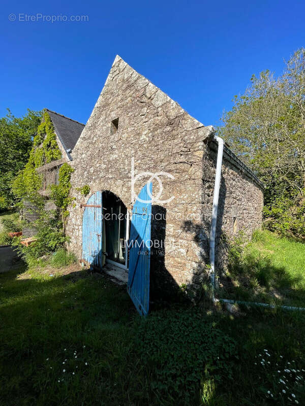 RARE Carnac : Maison de Charme en Pierres (94 m²) avec 3 Chambres et Salon Cathédrale - photo 10
