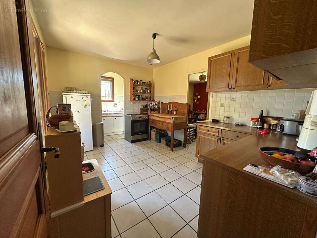 Maison à GREZIEU-LA-VARENNE