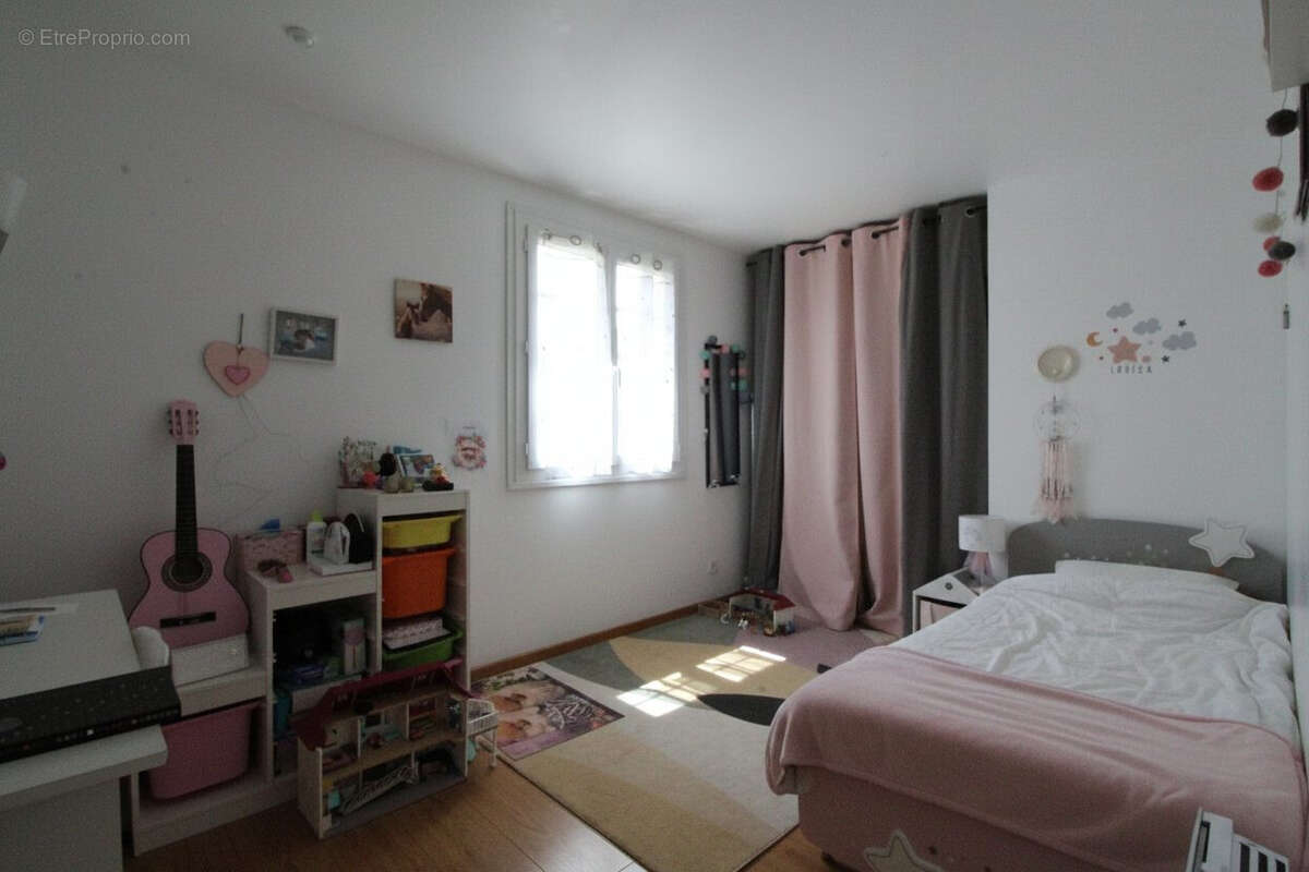 Maison 149 m² à Guyancourt  - photo 7
