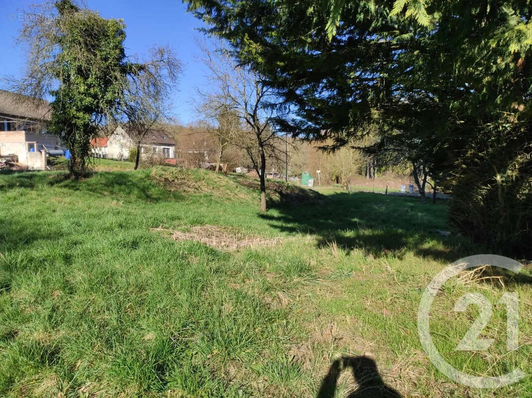 Terrain à CHAMPLAT-ET-BOUJACOURT