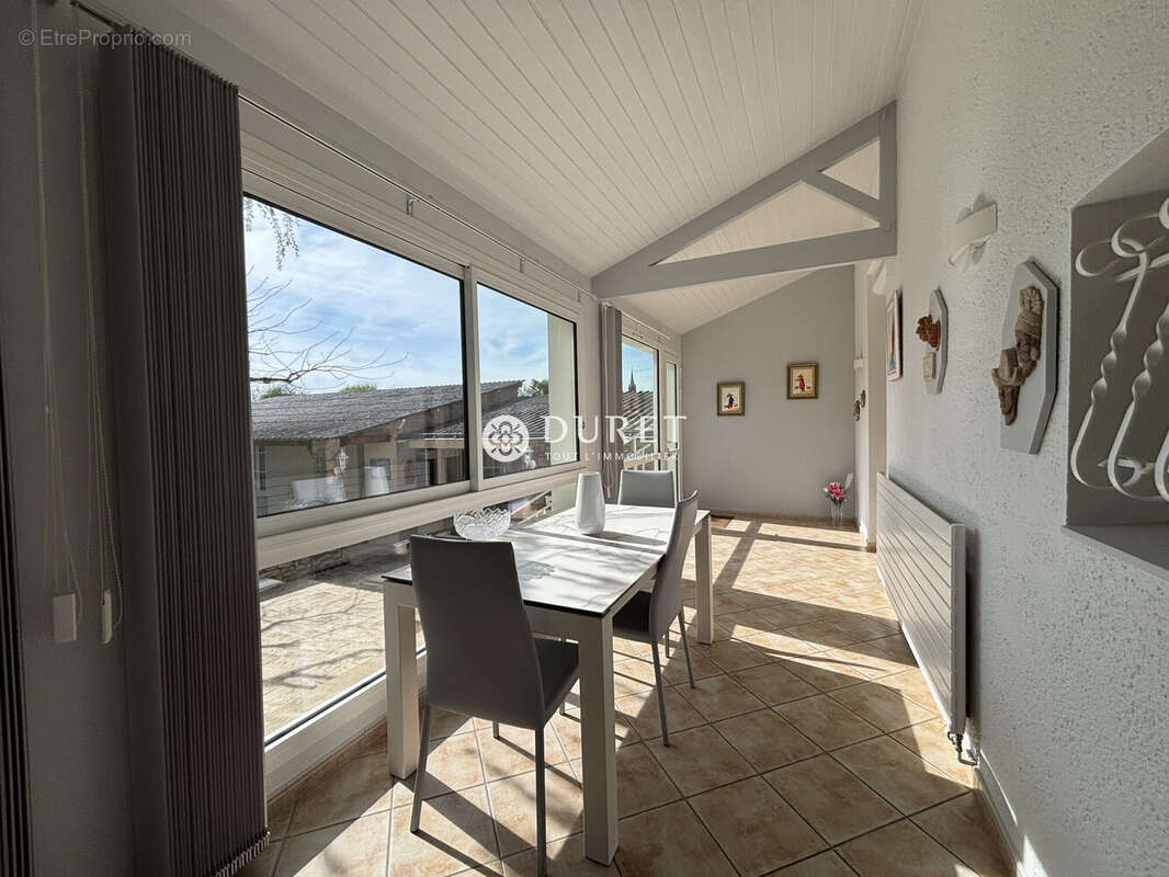 Maison à CUGAND