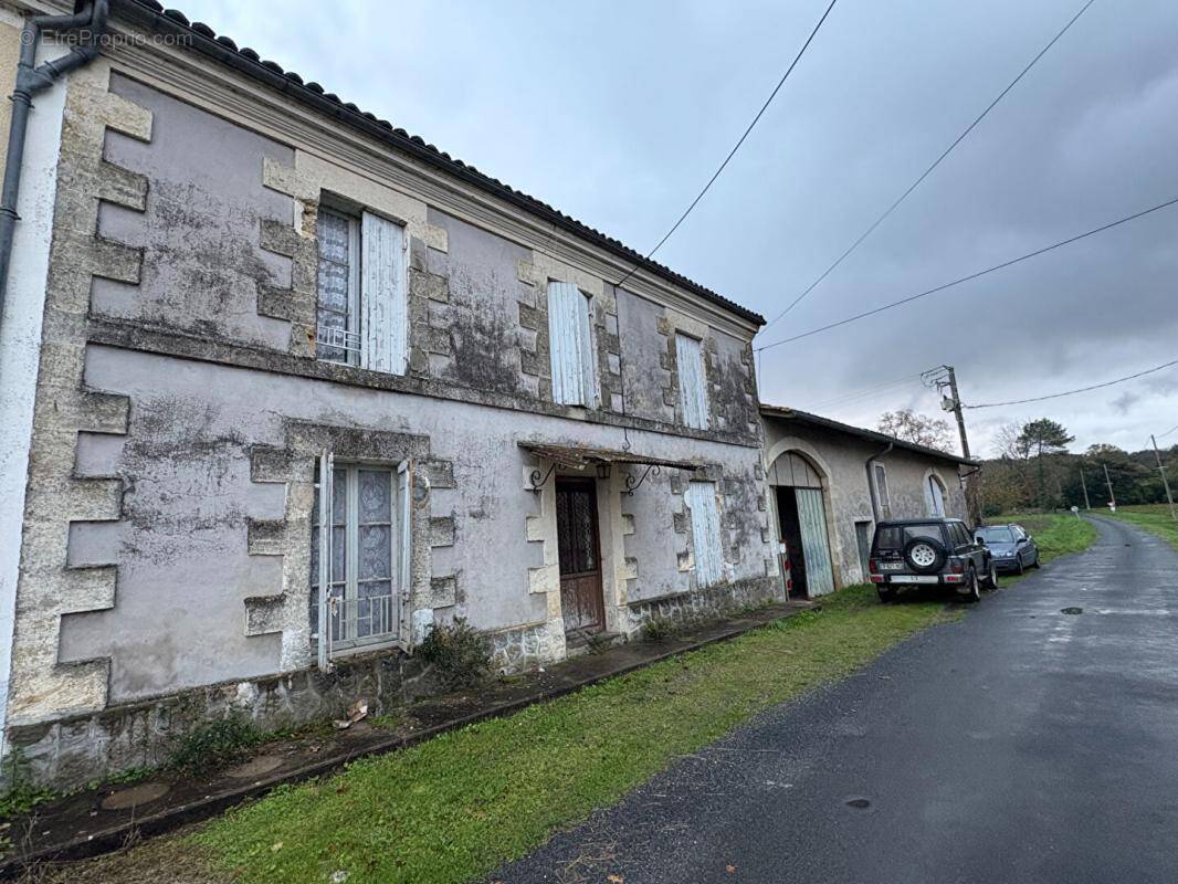 Maison à PESSAC-SUR-DORDOGNE