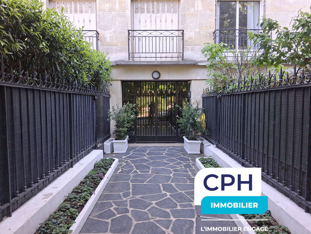 Appartement à PARIS-16E