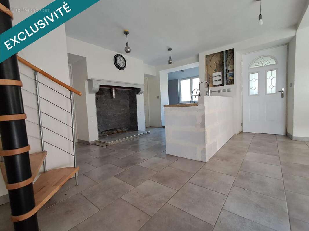 Photo 2 - Maison à CERCY-LA-TOUR