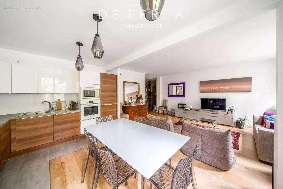 Appartement à PARIS-14E