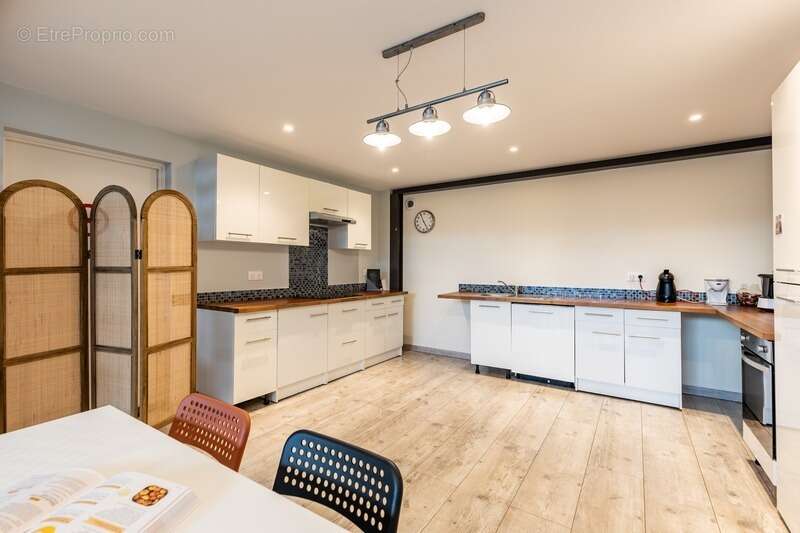 Commerce à GUJAN-MESTRAS