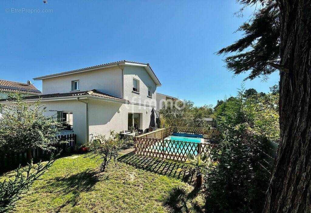 Maison à ARTIGUES-PRES-BORDEAUX