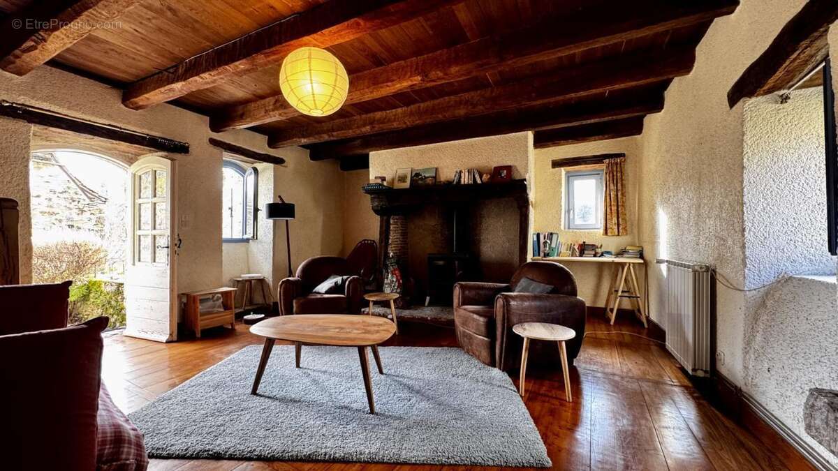 Maison à SAULIAC-SUR-CELE