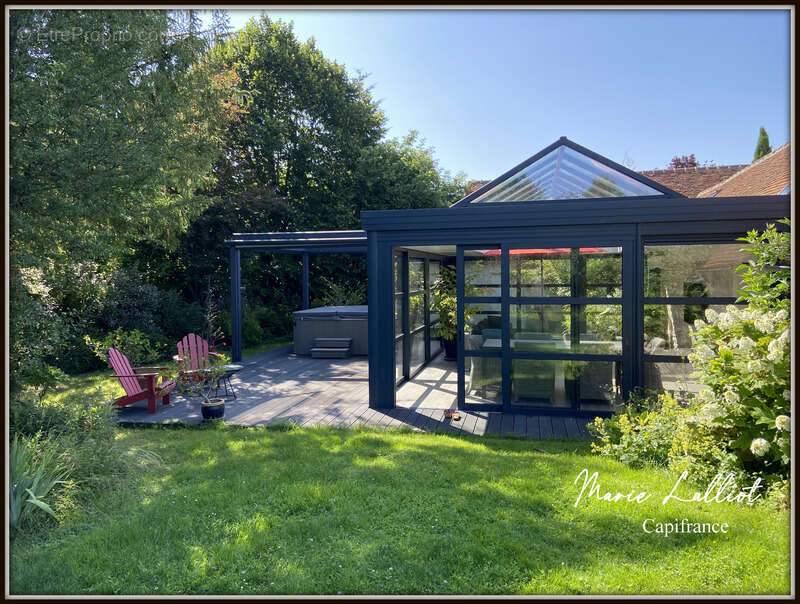 Propriété Pierres apparentes, 242m², 5 chambres, Dortoir enfant et mezzanine, Loiret, Piscine, Jacuzzi, Terrain de tennis, Garag - photo 17