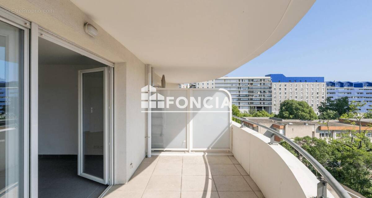 Appartement à MARSEILLE-4E