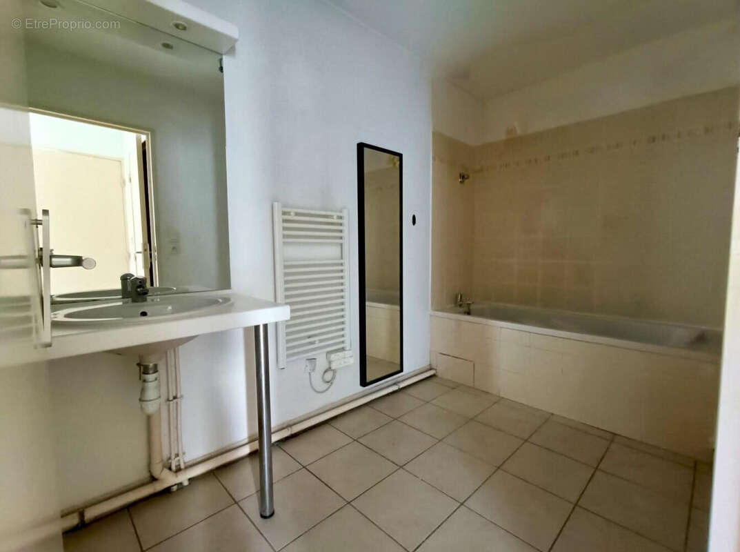 Appartement à MARSEILLE-7E