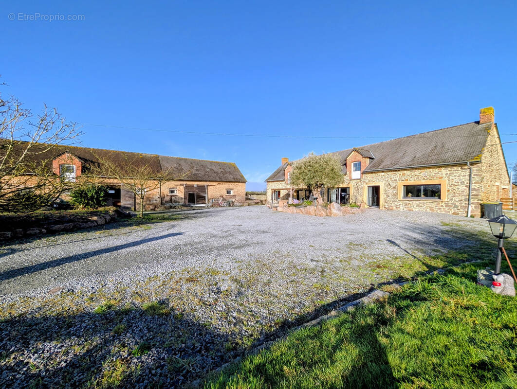 Maison à LES BRULAIS