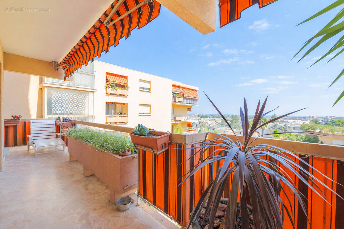 Appartement à MANDELIEU-LA-NAPOULE