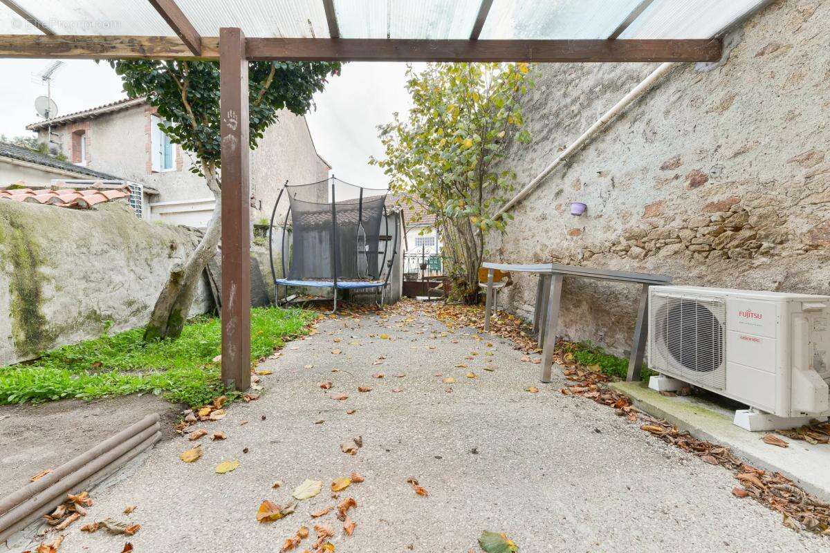 Maison à AIGREFEUILLE-SUR-MAINE