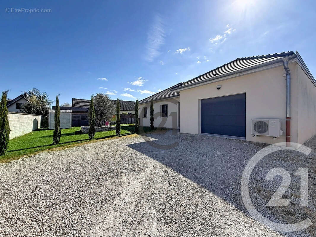Maison 126 m² à Saint-Pouange  - photo 17