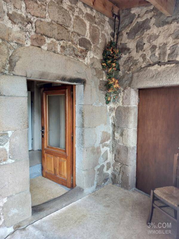 Maison à SAINT-GENEST-LACHAMP