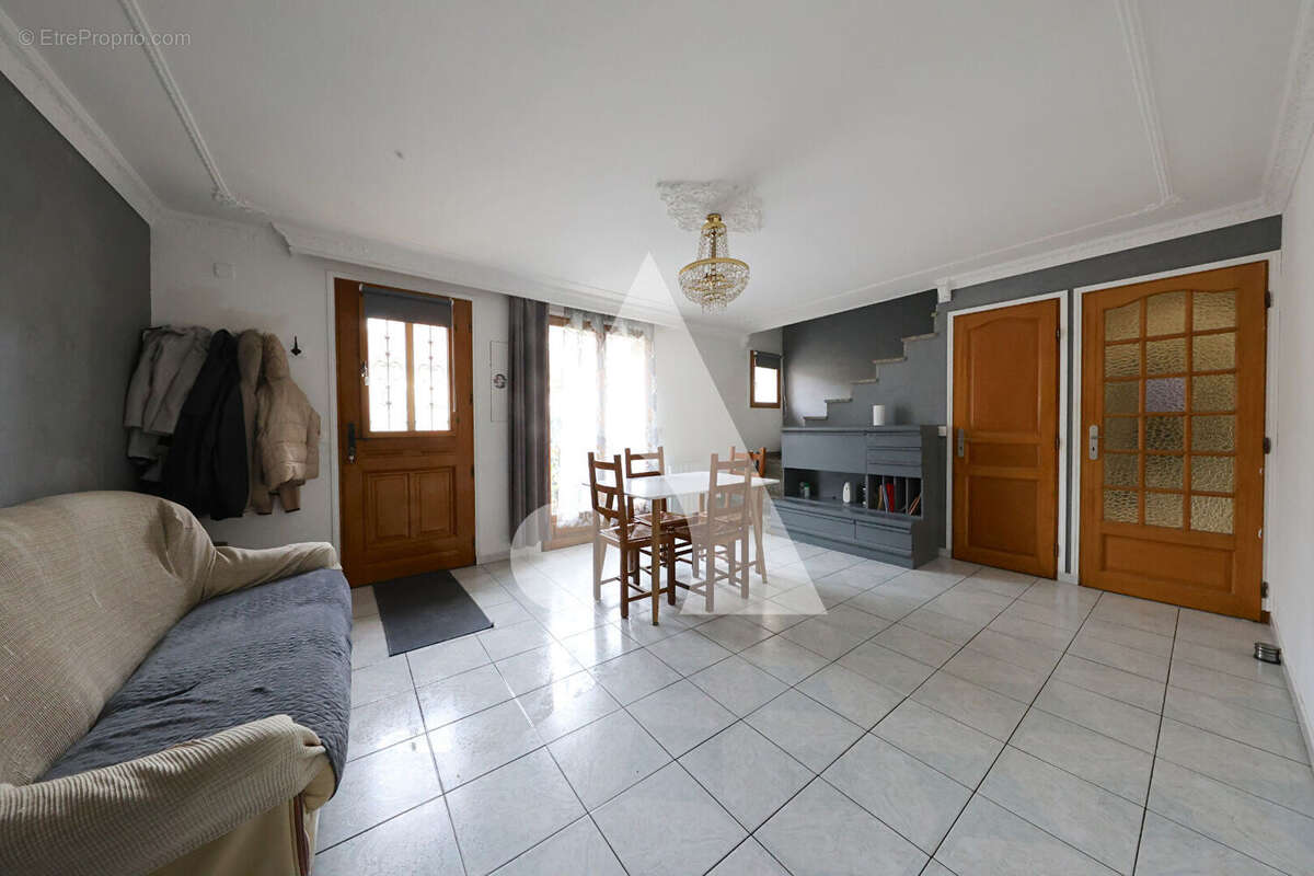 Maison à CORBEIL-ESSONNES