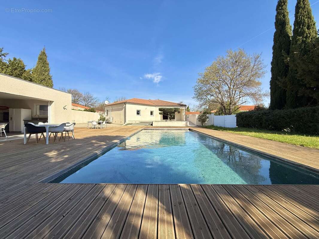 Maison à SAINT-ESTEVE