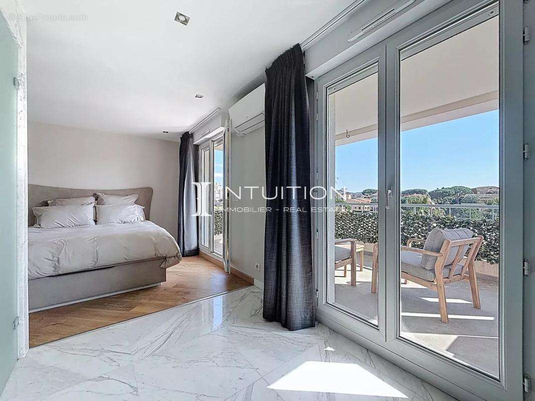 Cannes - Croix des Gardes : Superbe duplex avec vaste terrasse - photo 17