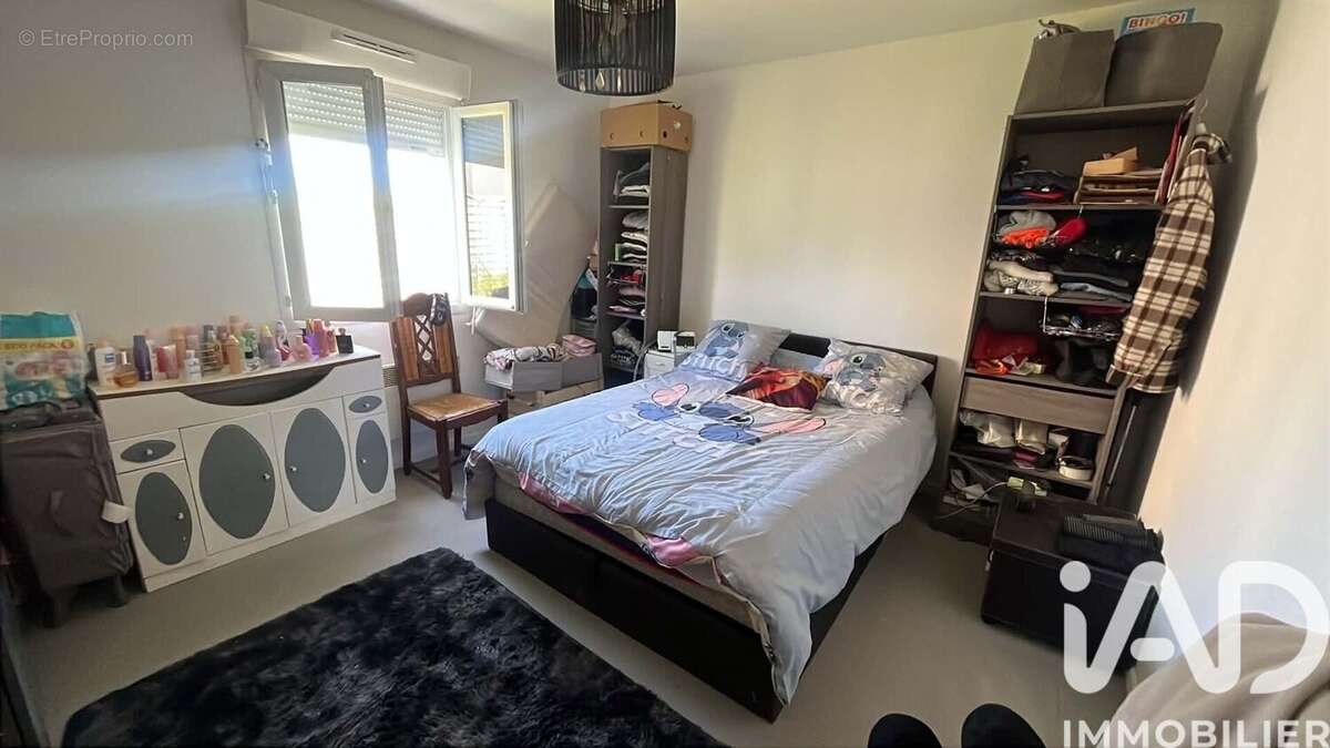 Maison 100 m² à Saint-Paul-Du-Vernay  - photo 3