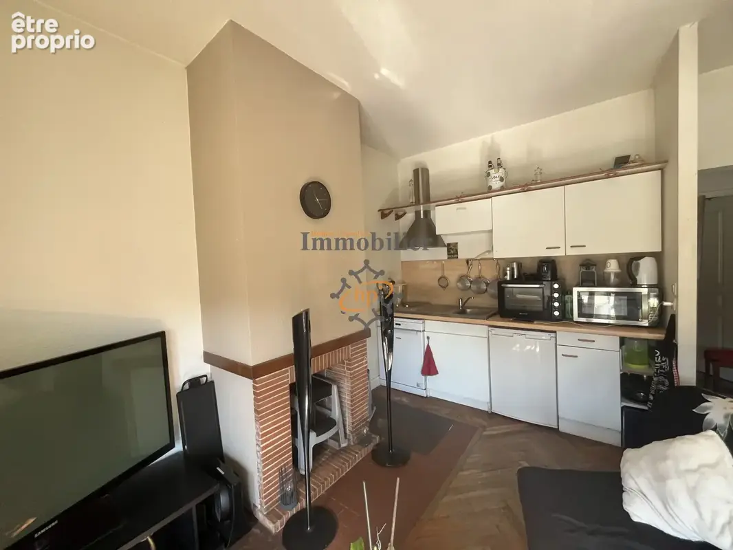 Vente  appartement T2 Equipé en 1er étage, secteur jardin public. - photo 2
