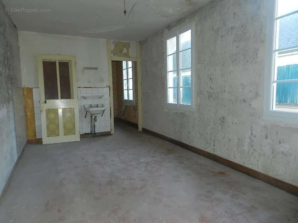 Maison à SAINT-PIERRE-SUR-DIVES