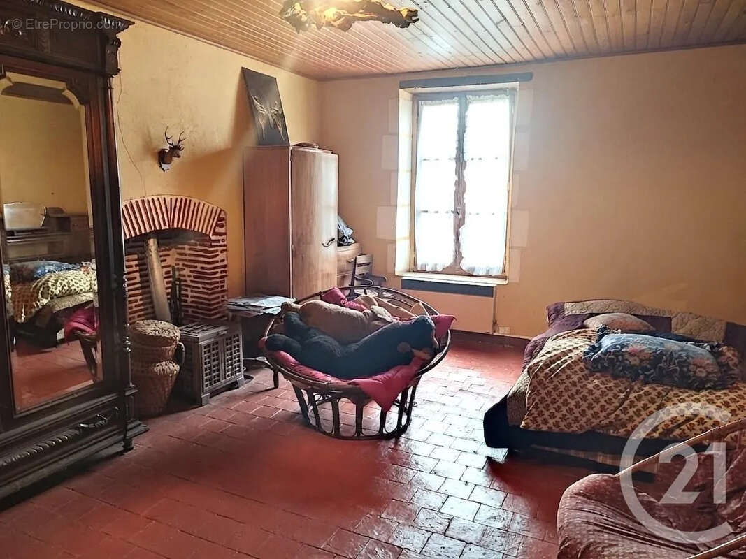 Maison 126 m² à Suilly-La-Tour  - photo 4