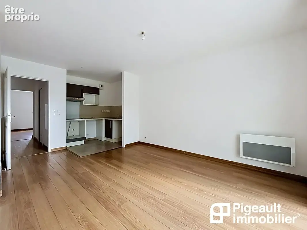 Appartement T2 sous compromis - Rennes Quartier Lorient / Saint Brieuc - Terrasse - Garage - 1 chambre - photo 6