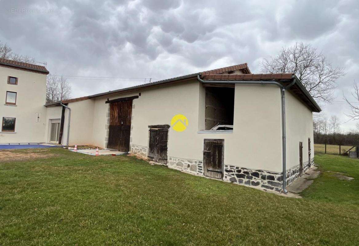 Maison à PUY-GUILLAUME