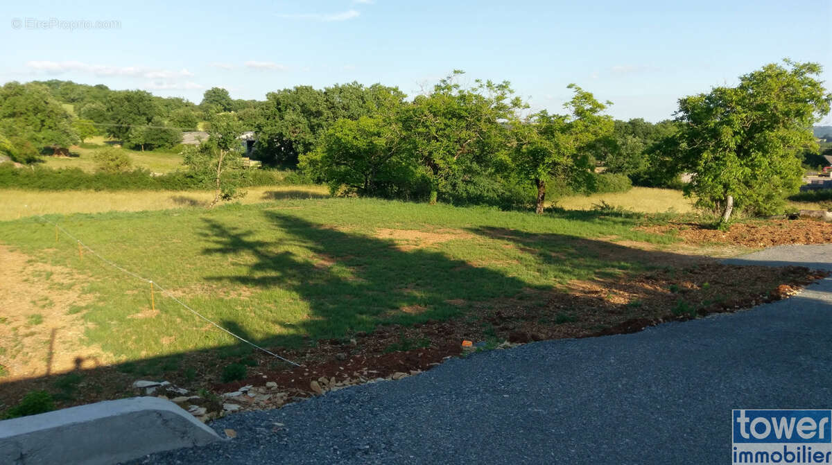 Terrain à VILLENEUVE