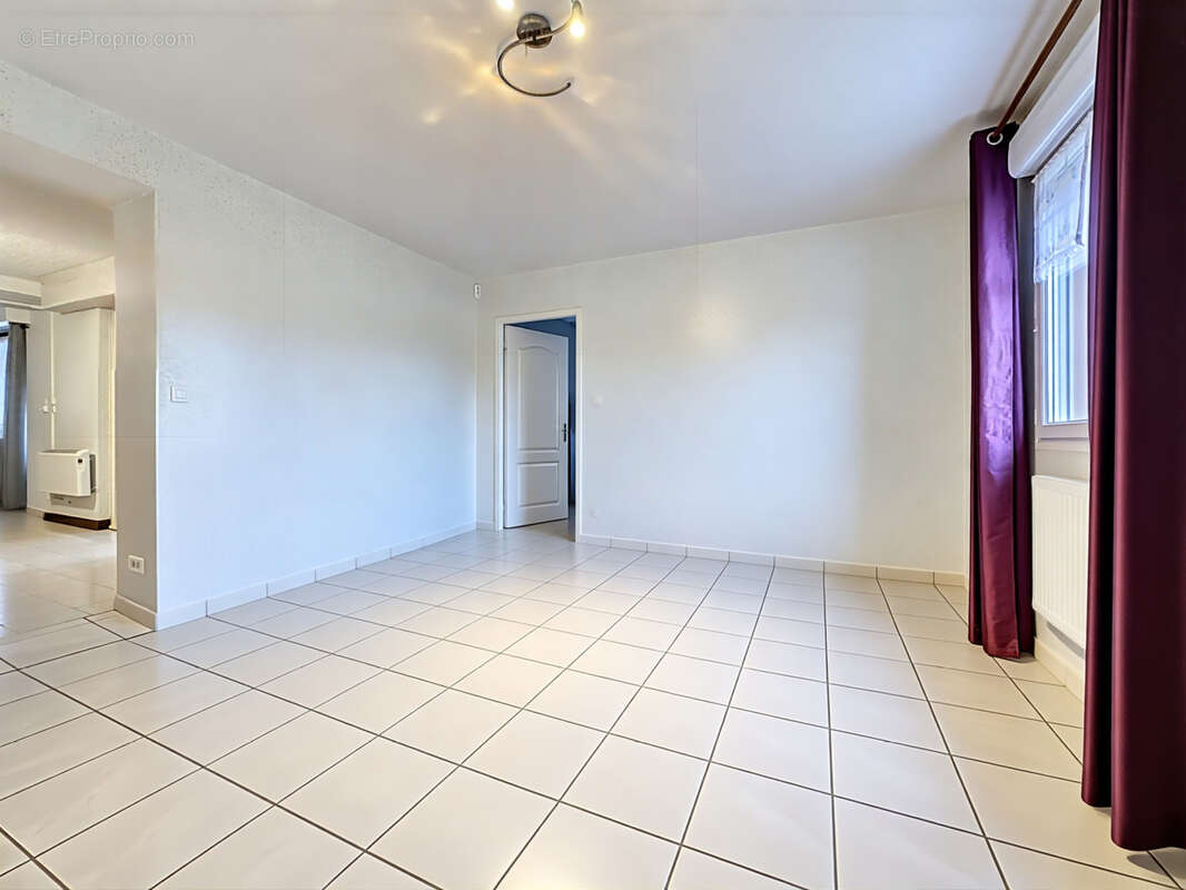 Maison à MONTMIRAIL