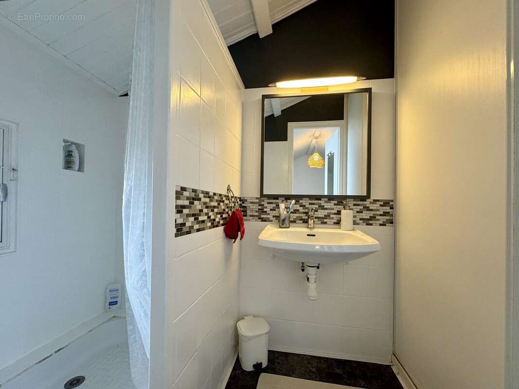 Salle d'eau - Maison à SAINT-GILLES-CROIX-DE-VIE