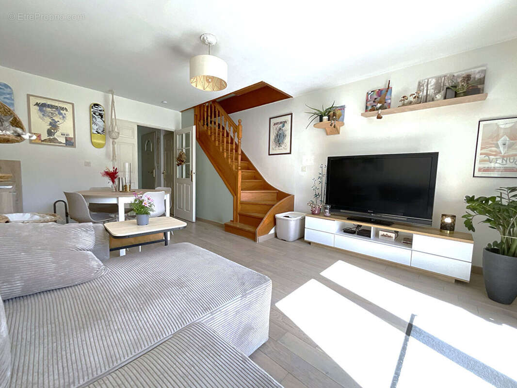 Appartement à VOISINS-LE-BRETONNEUX