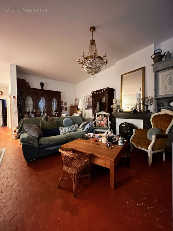 Appartement à MARSEILLE-4E