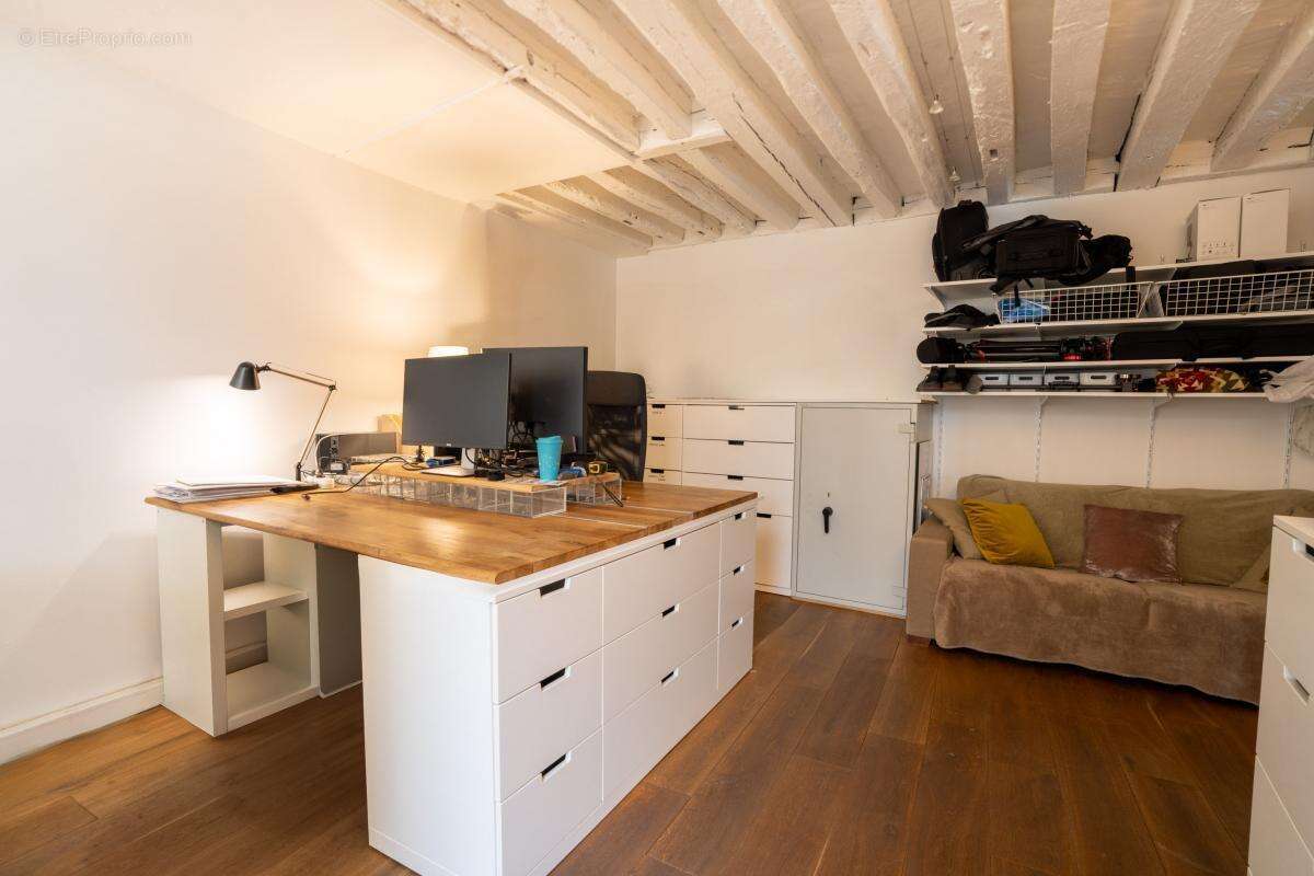 Commerce à PARIS-11E