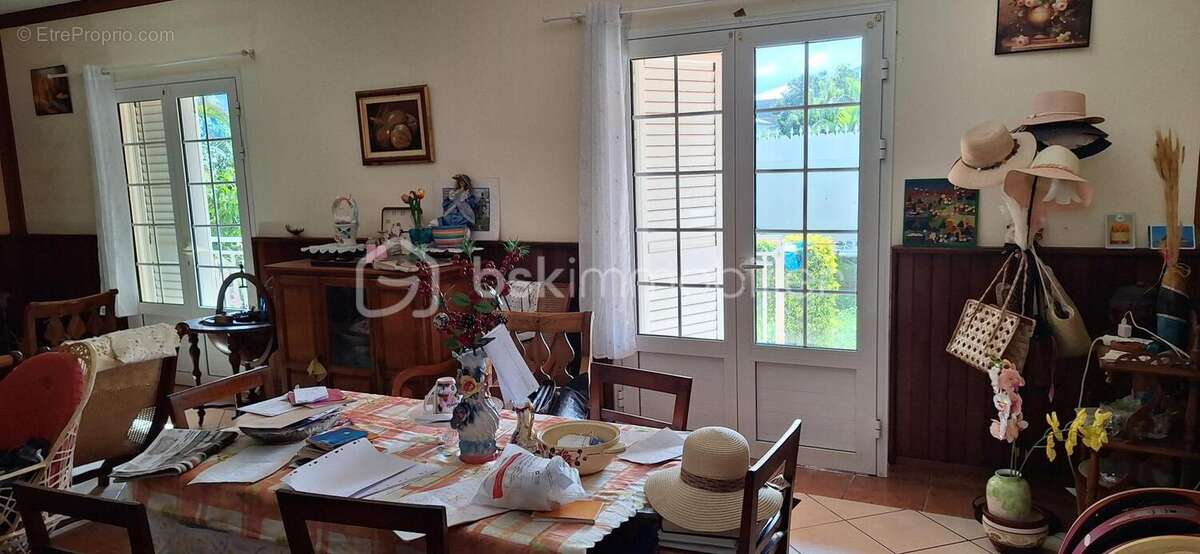 BRAS-PANON – Maison familiale de 132 m² avec jardin de 517 m² – 4 chambres - photo 5
