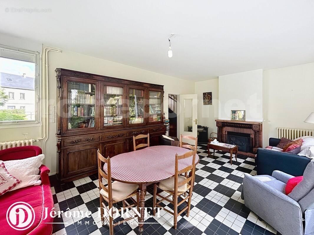 sin_0002 - Maison à GRANDVILLIERS