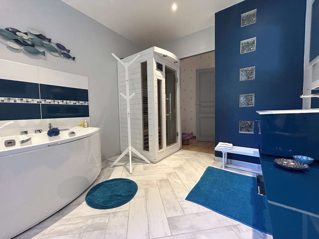 Maison à MONCETZ-L'ABBAYE