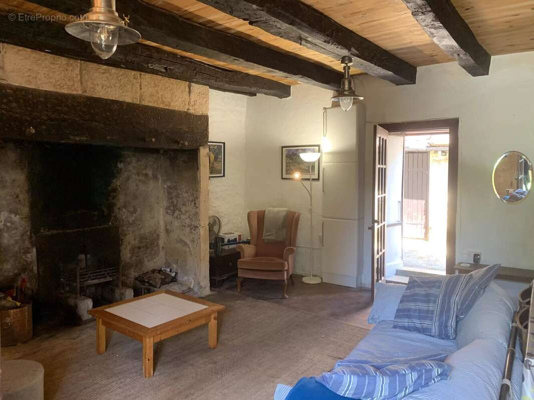 Près de Hautefort, Dordogne - Ensemble de deux petites maisons - photo 3